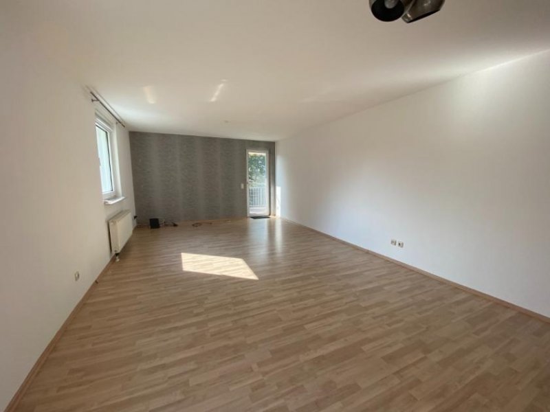 Holzminden Gemütliche 3-Zimmer-Mietwohnung mit Balkon und EBK, nähe Symrise Wohnung mieten