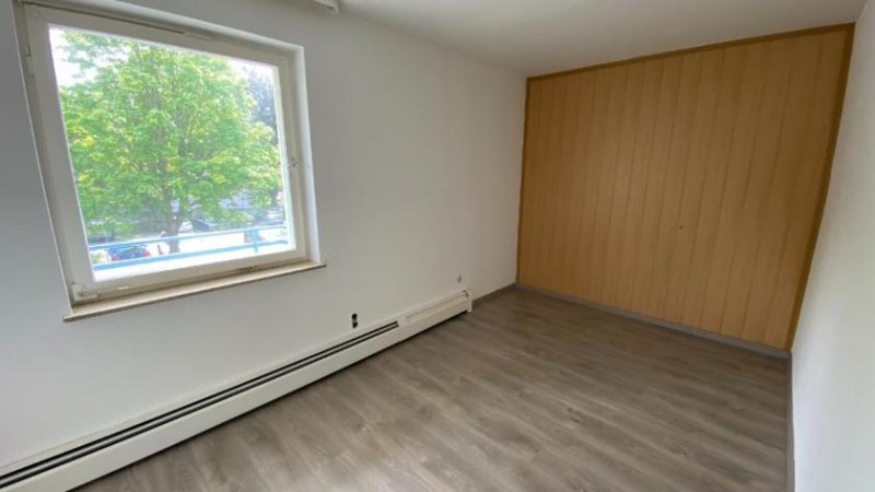 Holzminden Renovierte 3-Zimmer-Mietwohnung mit Balkon in der Nähe von Symrise, Internat am Solling zu vermieten Wohnung mieten