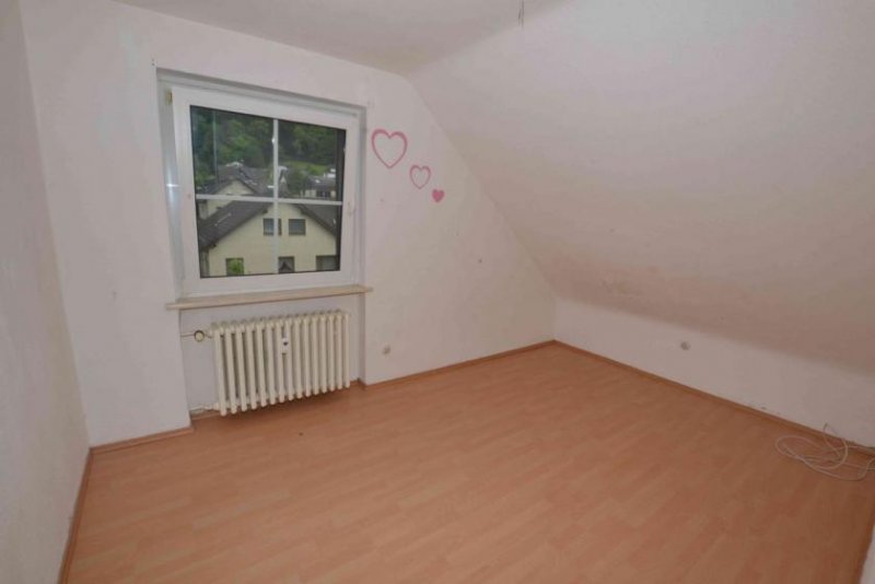 Stadtoldendorf 4-Zimmer-Dachgeschosswohnung in 37627 Stadtoldendorf Wohnung mieten