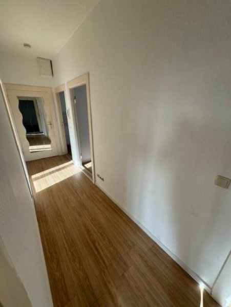 Magdeburg Wohnen im grünen, schöne 4-R-Wohnung mit BLK.3.OG ca.80,00m2 zu vermieten In MD -Stadtfeld Ost Wohnung mieten