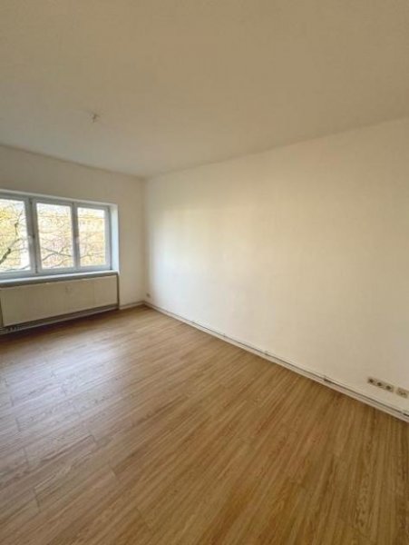 Magdeburg Wohnen im grünen, schöne 4-R-Wohnung mit BLK.3.OG ca.80,00m2 zu vermieten In MD -Stadtfeld Ost Wohnung mieten