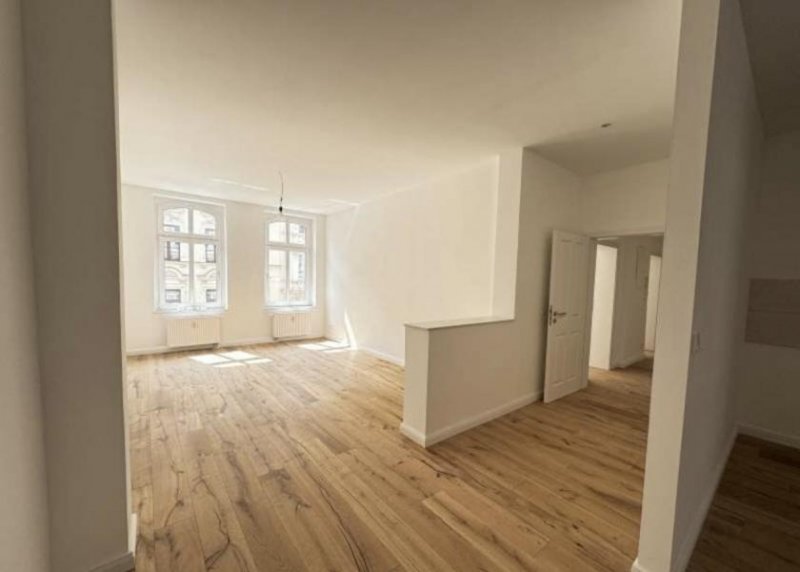 Magdeburg Angebot der Woche ! schöne 3-R.Wohnung ca.99m2 im2.OG.mit schöner sonnigen Balkon zu vermieten. Wohnung mieten