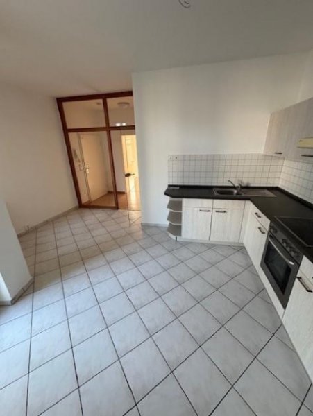 Magdeburg Schöne freundliche 3-R-Wohnung im 2.OG. BLK. ca.71 m² in Magdeburg- Sudenburg mit EBK. zu vermieten. Wohnung mieten