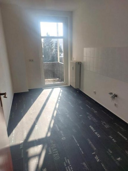 Magdeburg WG taugliche schöne 2,5-R-Wohnung in MD- Sudenburg im 2.OG ca.74,09m² zu vermieten. Wohnung mieten