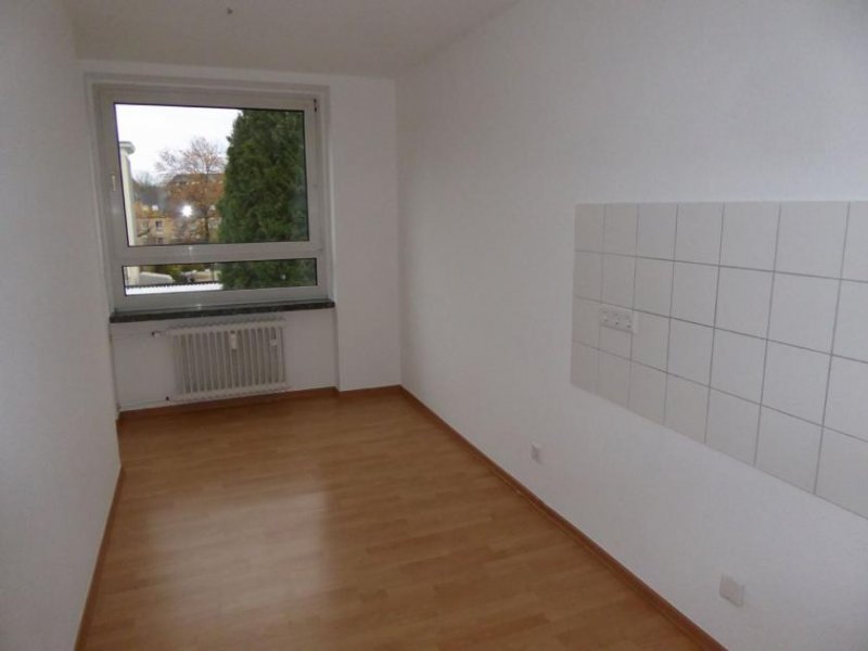 Düsseldorf !!! HELLE 2 RAUMWOHNUNG IN RUHIGER ANLIEGERSTRASSE !!! Wohnung mieten