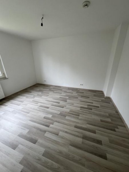 Kamp-Lintfort 3-Zimmer Wohnung im 2. OG eines gepflegten Mehrfamilienhauses - zwei Balkone Wohnung mieten