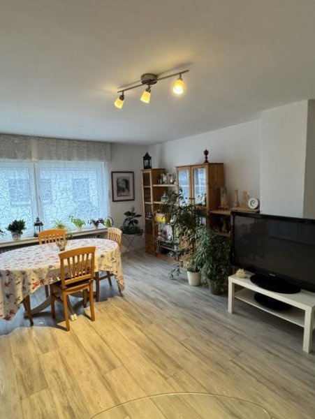 St. Augustin SANKT AUGUSTIN, Mülldorf,
TOP 3-Zimmer-Whg, ca. 75 m² Wfl. im 1.OG mit Stellplatz und Gartennutzung Wohnung mieten