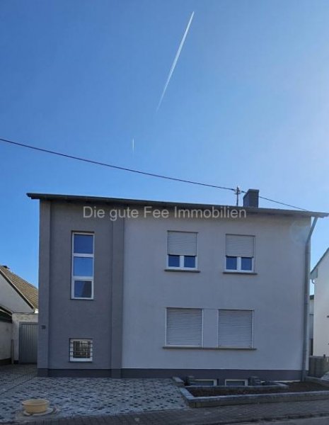 Wiltingen Schöne, helle, neu renovierte 5 ZKB - Maisonette Wohnung mit Balkon Wohnung mieten