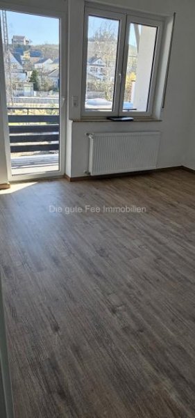 Wiltingen Schöne, helle, neu renovierte 5 ZKB - Maisonette Wohnung mit Balkon Wohnung mieten