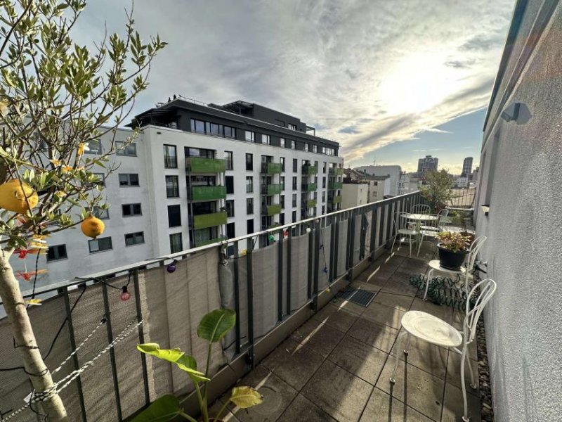 Frankfurt am Main Moderne Penthouse-Wohnung mit 3 Dachterrassen Wohnung mieten