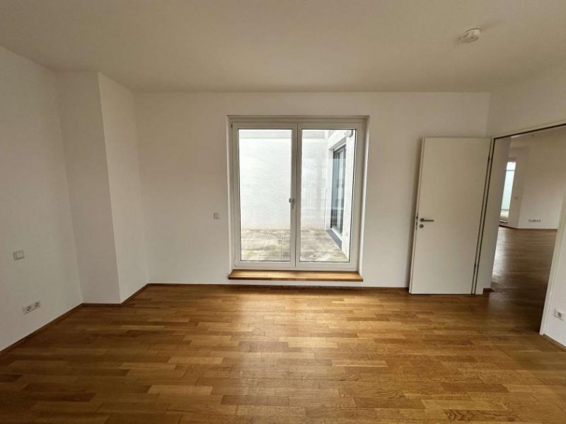 Frankfurt am Main Moderne Penthouse-Wohnung mit 3 Dachterrassen Wohnung mieten