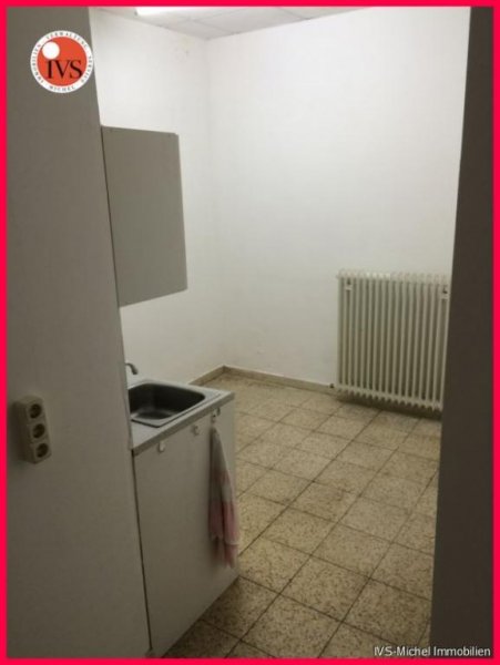 Schmitten ** Einmalig **
Verkaufsfläche von ca. 230 m² - VIELSEITIG NUTZBAR! Gewerbe mieten