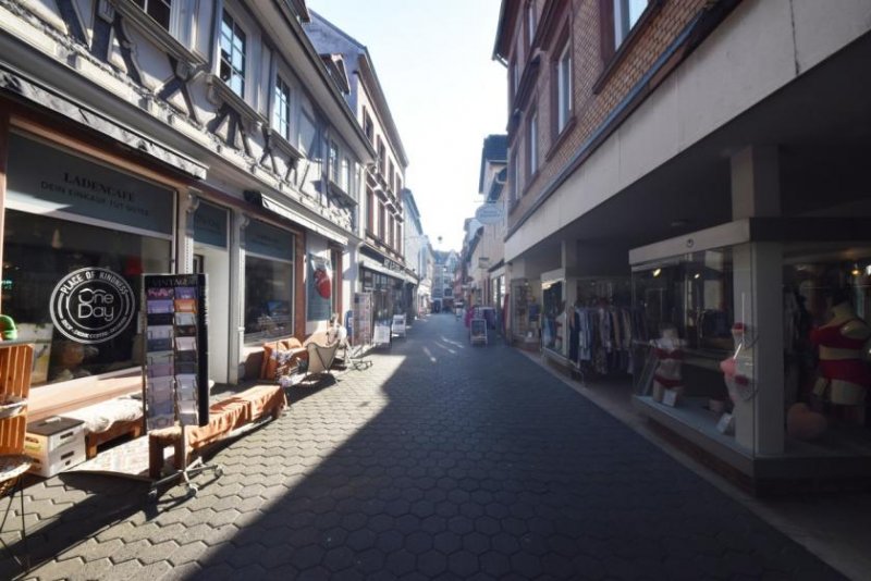 Aschaffenburg DIETZ: Ladengeschäft in der Steingasse - Der Zubringer zur Hauptfußgängerzone in Aschaffenburg! Gewerbe mieten