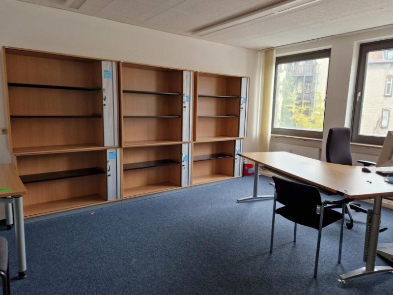 Saarbrücken Sehr schöne Bürotagen in gutem Bürohaus. Parkplätze möglich (OG2) Gewerbe mieten