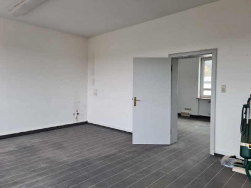 Saarbrücken Individuelle Praxis-Büro-Atelier Räume in werbewirksamer Lage Gewerbe mieten