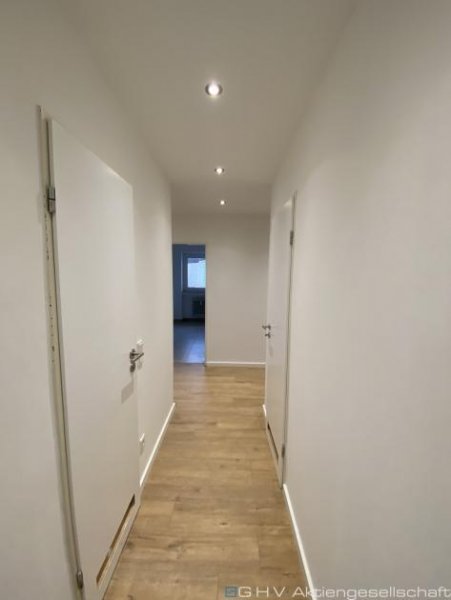 St. Ingbert 3-4 Zimmer, 2 Bäder, EBK, Balkon Wohnung in St. Ingbert-Süd Wohnung mieten