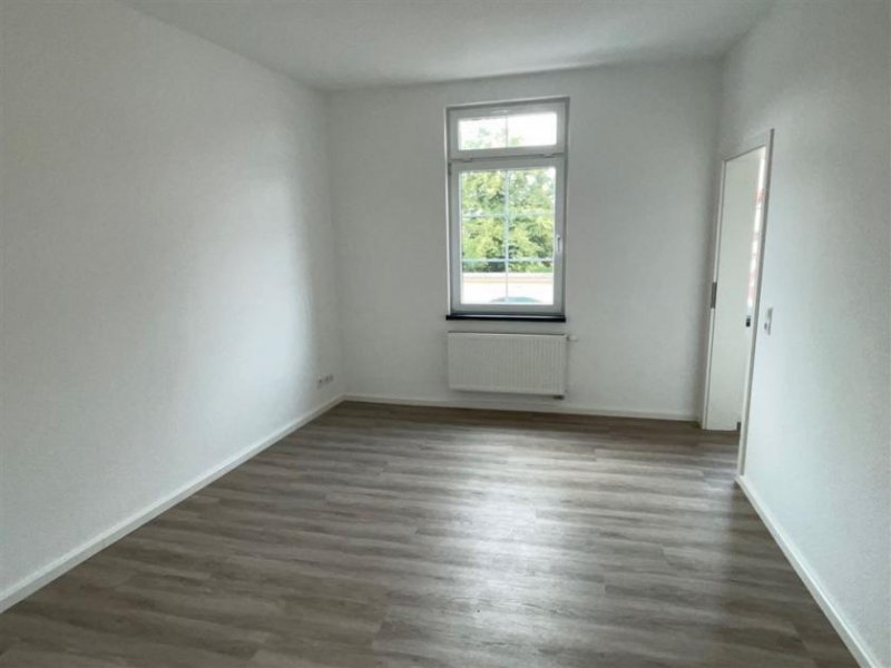 Morschheim EUPORA® Immobilien: Frisch-Sanierte 4-Zimmerwohnung in Morschheim. Wohnung mieten