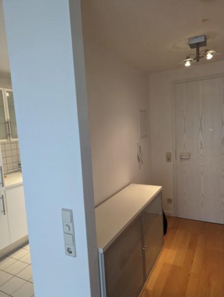 Stuttgart 1,5 Zimmerwohnung teilmöbliert m. sonniger Terrasse u. TG Stellplatz zu vermieten. Lage Hohewarte! Wohnung mieten