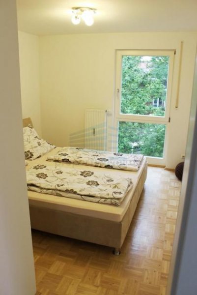 München Top 4-Zimmer Wohnung mit Balkon und Garage in München-Moosach Wohnung mieten