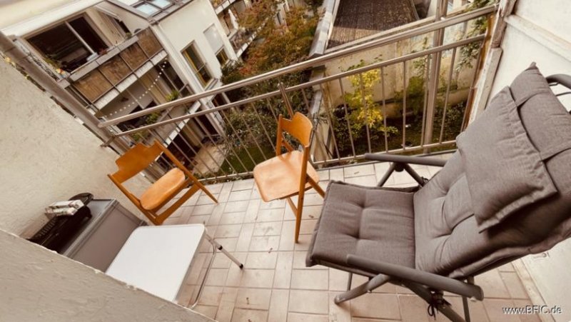 München Room w/Balcony in Shared Apt.: Central, Quiet, Newly Furnished, Near Isar & Subway Wohnung mieten