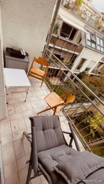 München WG-Zimmer mit Balkon nahe Isar & U-Bahn: Zentral, ruhig, neu möbliert, saniert Wohnung mieten