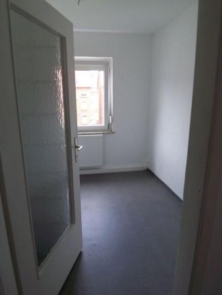 Neu-Ulm Ruhige Altbau Wohnung 2 Zi.Küche u.Bad in Neu-Ulm City ! Wohnung mieten