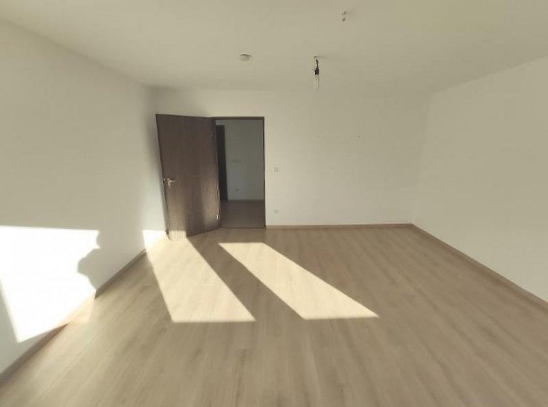 Adelsdorf (Landkreis Erlangen-Höchstadt) 4 Zi. Wohnung im DG (1.OG) in Adelsdorf OT Wohnung mieten