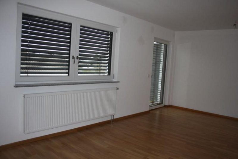 Pocking 2 Zimmer Mietwohnung in 6-Fam. Haus / 1. Stock mit Balkon Wohnung mieten