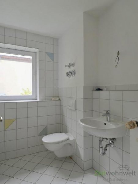 Meiningen (12537_31) MGN: bezugsfertig neu renovierte Wohnung mit Terrasse und Grünfläche, neuer Vinyl-Fußboden Wohnung mieten