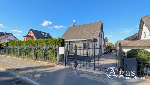 Berlin Provisionsfreie Immobilien Großzügiges Einfamilienhaus in Berlin/Staaken mit Garage und Garten Haus 