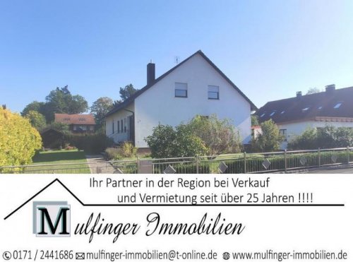 Adelsdorf (Landkreis Erlangen-Höchstadt) Immobilien Großes Einfamilienhaus mit Doppelgarage und großem Garten Haus 