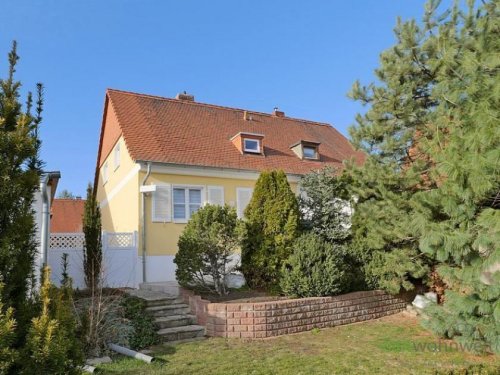 Apolda Immobilien (EF0619_M) Weimar: Apolda, Bezug nach Totalsanierung in ein kleines möbliertes Wohnhaus mit Garten und Terrasse Haus 