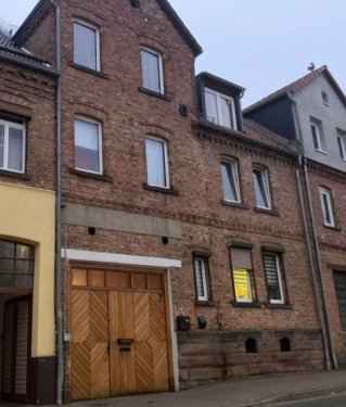 Helbra Häuser Massiv errichtetes, voll vermietetes Mehrfamilienhaus in Helbra Haus kaufen