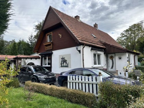 Zwickau Haus Sanierungsbedürftige Doppelhaushälfte mit Garage, ruhig und zentrumsnah Haus kaufen