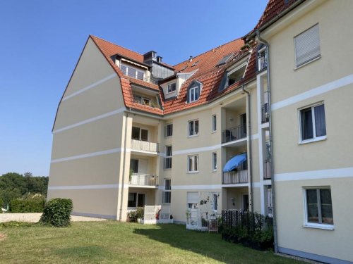 Zwickau Etagenwohnung Ruhig gelegene 2-R.-DG-Whg., Loggia + TG-Stpl. + Aufzug! Laminat bzw. Fliesen, Nähe Zwickauer Mulde! Wohnung kaufen