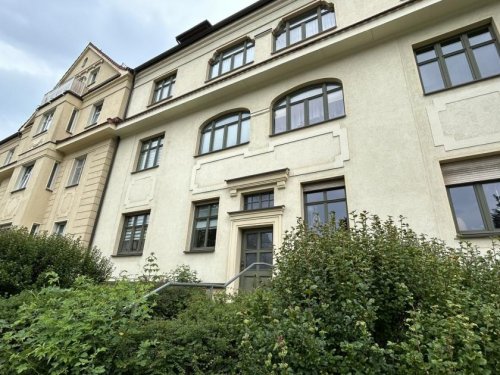 Zwickau Immobilien Vermietete 3-Raum-Wohnung mit Balkon und Stellplatz nähe HBK! Denkmalschutz! Wohnung kaufen