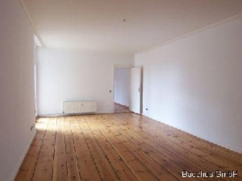 Berlin Wohnung Altbau Bell-Etage mit Wohnküche, Wohnbad + ruhigem Balkon Wohnung kaufen