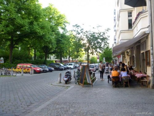 Berlin Gewerbe Gepflegtes Mehrfamilienwohnhaus in Schöneberg Gewerbe kaufen