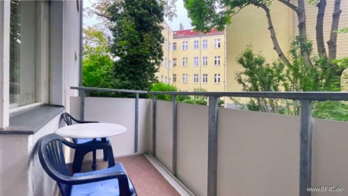 Berlin Wohnen auf Zeit bezugsfrei ruhig mit Balkon: Apartment in Steglitz / Friedenau Wohnung kaufen