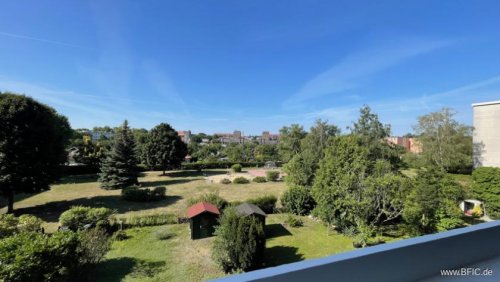 Berlin Wohnungen traumhafter Ausblick: Wohnung mit Süd-Balkon im 5. OG im Englischen Viertel, derzeit vermietet Wohnung kaufen