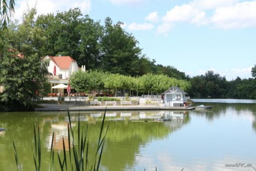 Schwielowsee Immo Restaurant in Wasserlage, Campingplatz und Steganlagen in Brandenburg Gewerbe kaufen