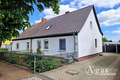 Seelow Häuser Liebevoll gepflegtes Einfamilienhaus auf großem Grundstück mit Pool und zusätzlichem Ausbaupotenzial Haus kaufen