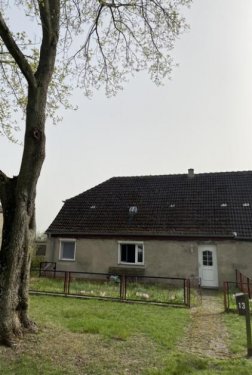 Friedland (Landkreis Mecklenburgische Seenplatte) Ihr Traum vom Eigenheim auf dem Land – Gemütliche Doppelhaushälfte mit Potenzial Haus kaufen