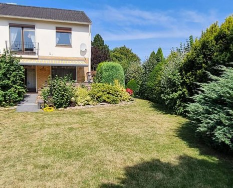 Stelle Hausangebote Gemütliches, sehr gepflegtes Endreihenhaus mit großem Garten und Vollkeller in ruhiger Lage! Haus kaufen