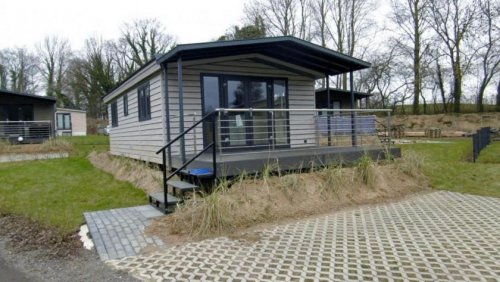 Scharbeutz Häuser Möbliertes Ferienhaus mit Sonnenterrasse auf Pachtgrund in Scharbeutz nahe Ostsee Haus kaufen