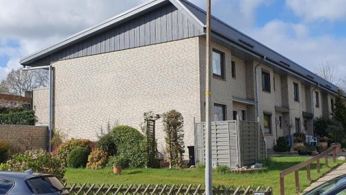 Itzehoe Günstiges Haus Geräumiges Reihenendhaus mit viel Platz zum Wohlfühlen. Haus kaufen