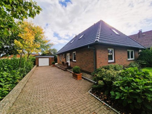 Husum Haus ** Modernisierter und gepflegter Walmdachbungalow in Premium-Lage von Husum ** Haus kaufen