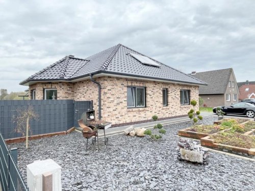 Wiesmoor Immobilien Inserate Bungalow mit WOW-Optik!
Garage, Carport, Kamin .... Haus kaufen