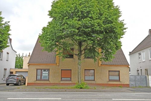 Bremerhaven Immobilien "Ganzes" Doppelhaus (linke und rechte Hälfte) mit großem "Bau-"Grundstück im hinteren Bereich Haus kaufen