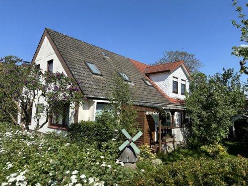 Langen (Landkreis Cuxhaven) Häuser Attraktives Zweifamilienhaus (vermietet) in Langen Haus kaufen